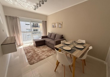 VENTA DEPARTAMENTO A LA CALLE CON BALCON. ZONA PLAZA COLON